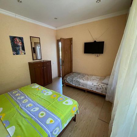 Гостевой Дом На Гечба Gagra Exterior foto