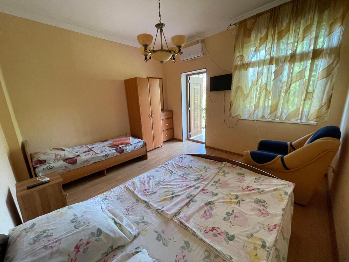 Гостевой Дом На Гечба Gagra Exterior foto