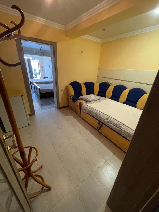 Гостевой Дом На Гечба Gagra Exterior foto